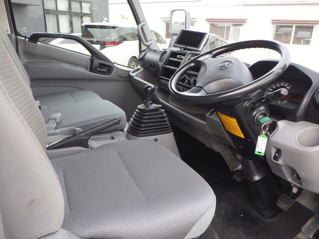 トヨタトヨエース幌ウイング小型（2t・3t）[写真15]