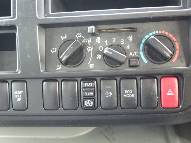 トヨタトヨエース幌ウイング小型（2t・3t）[写真19]