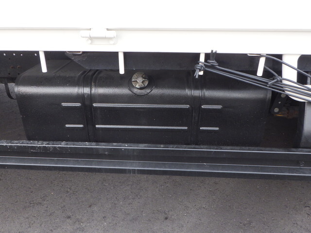 トヨタトヨエース幌ウイング小型（2t・3t）[写真24]