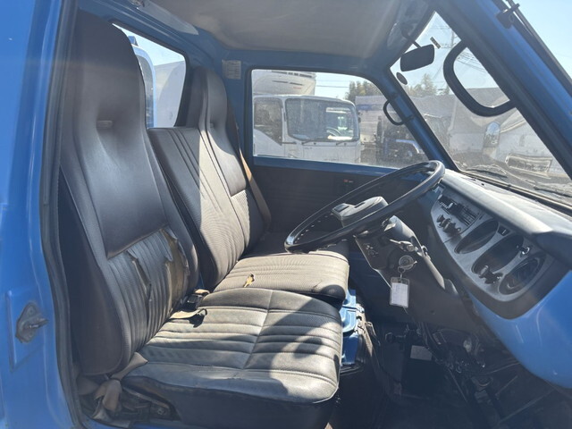 いすゞエルフダンプ小型（2t・3t）[写真13]