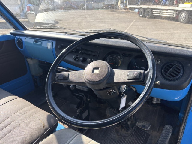 いすゞエルフダンプ小型（2t・3t）[写真15]