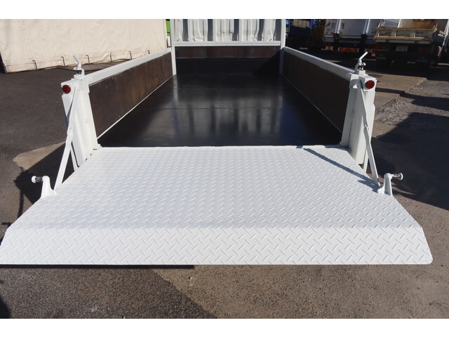 トヨタトヨエース平ボディ小型（2t・3t）[写真10]