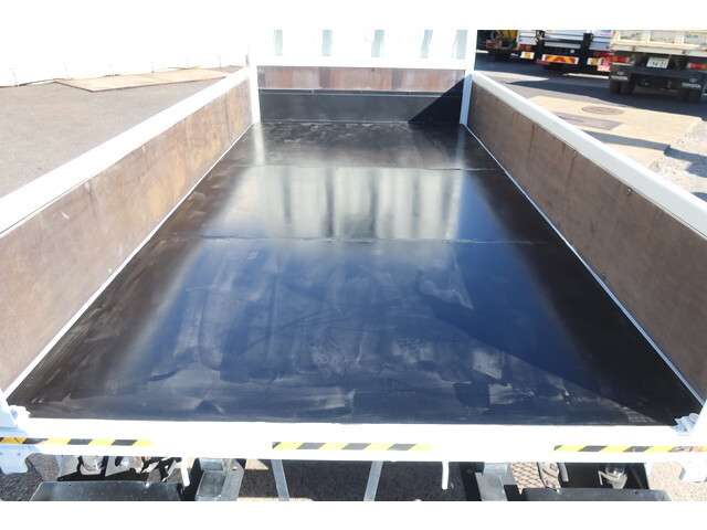 トヨタトヨエース平ボディ小型（2t・3t）[写真11]