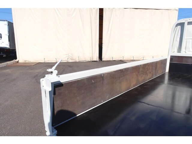 トヨタトヨエース平ボディ小型（2t・3t）[写真13]