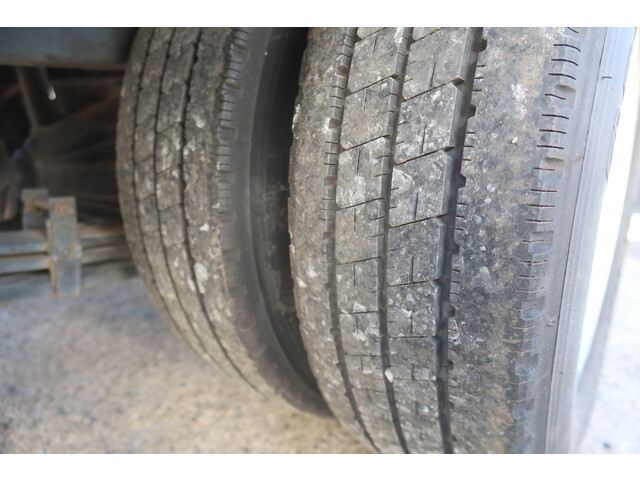 トヨタトヨエース平ボディ小型（2t・3t）[写真19]