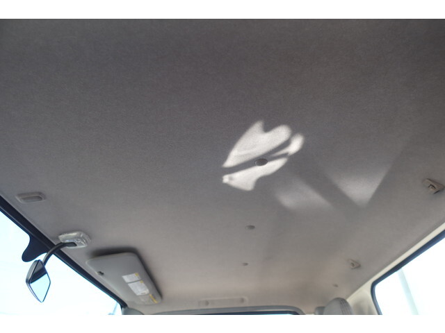 トヨタトヨエース平ボディ小型（2t・3t）[写真30]