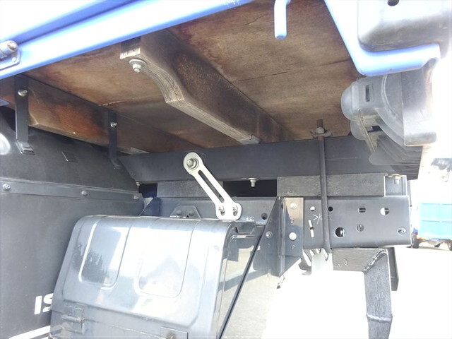 いすゞエルフ平ボディ小型（2t・3t）[写真12]