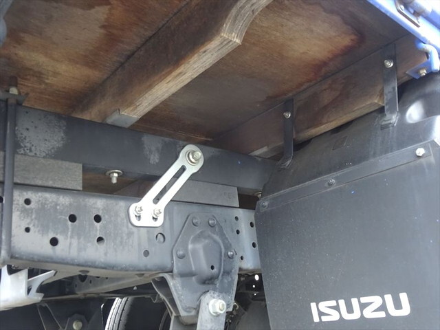 いすゞエルフ平ボディ小型（2t・3t）[写真15]