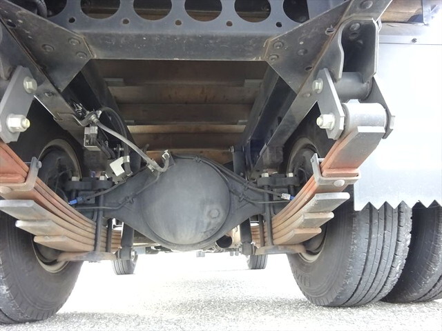 いすゞエルフ平ボディ小型（2t・3t）[写真16]