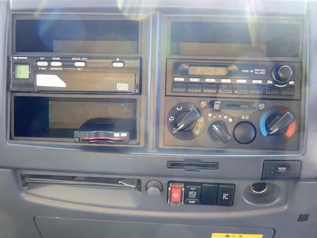 いすゞフォワードダンプ中型（4t）[写真22]