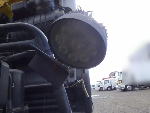 いすゞフォワードダンプ中型（4t）[写真36]