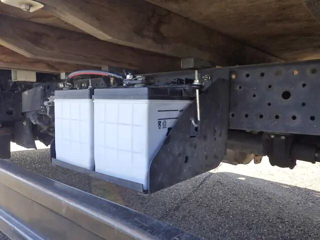 いすゞエルフ平ボディ小型（2t・3t）[写真36]