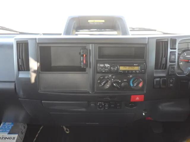 いすゞエルフセルフクレーン4段小型（2t・3t）[写真15]