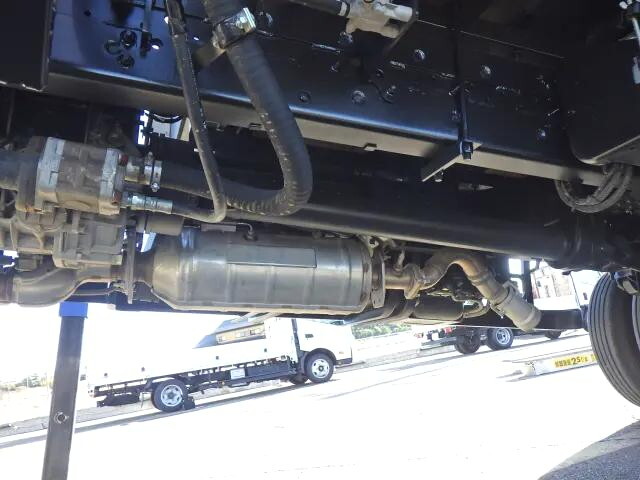 いすゞエルフセルフクレーン4段小型（2t・3t）[写真23]