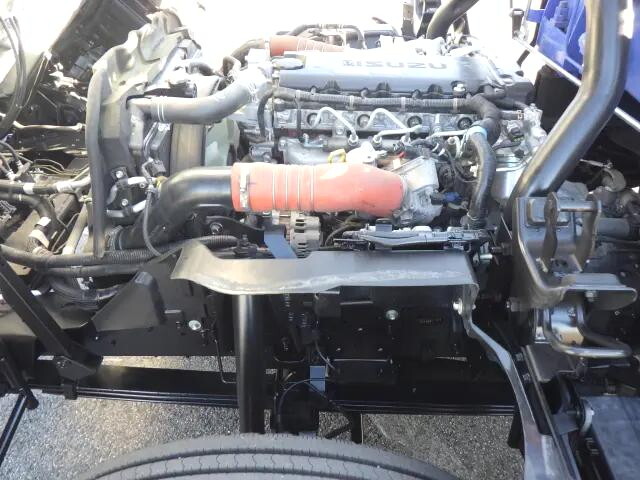 いすゞエルフセルフクレーン4段小型（2t・3t）[写真28]