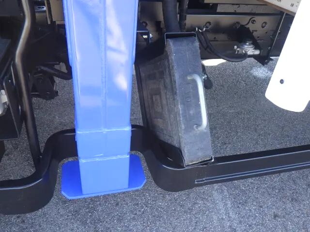 いすゞエルフセルフクレーン4段小型（2t・3t）[写真37]