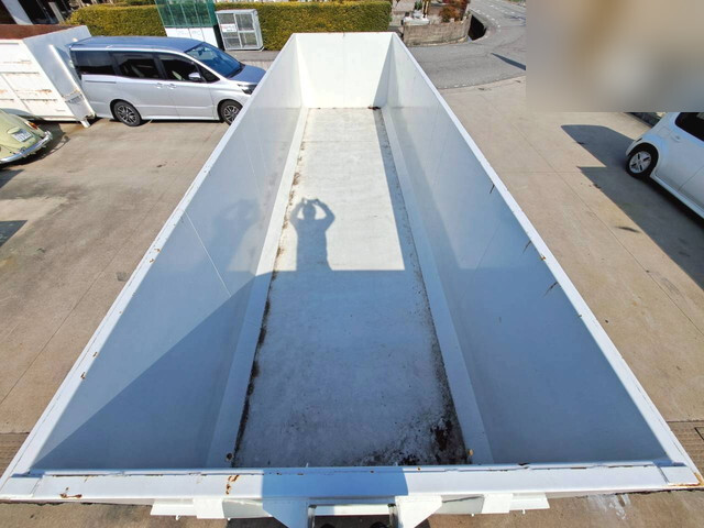 いすゞギガコンテナ専用車大型（10t）[写真12]