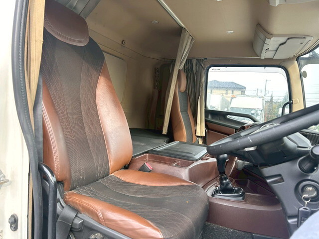 日野プロフィアアルミウイング大型（10t）[写真09]