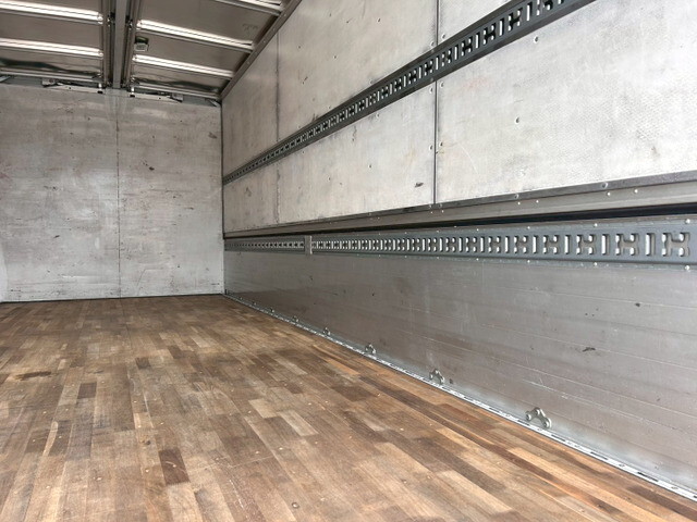 日野レンジャーアルミウイング中型（4t）[写真10]