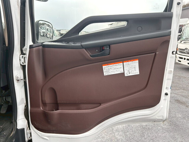 日野レンジャーアルミウイング中型（4t）[写真13]