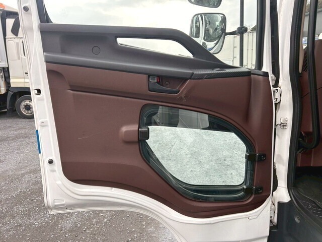 日野レンジャーアルミウイング中型（4t）[写真14]