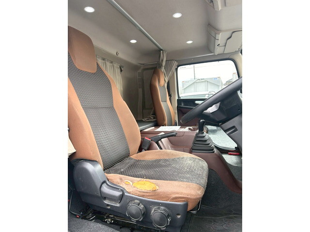 日野レンジャーアルミウイング中型（4t）[写真15]