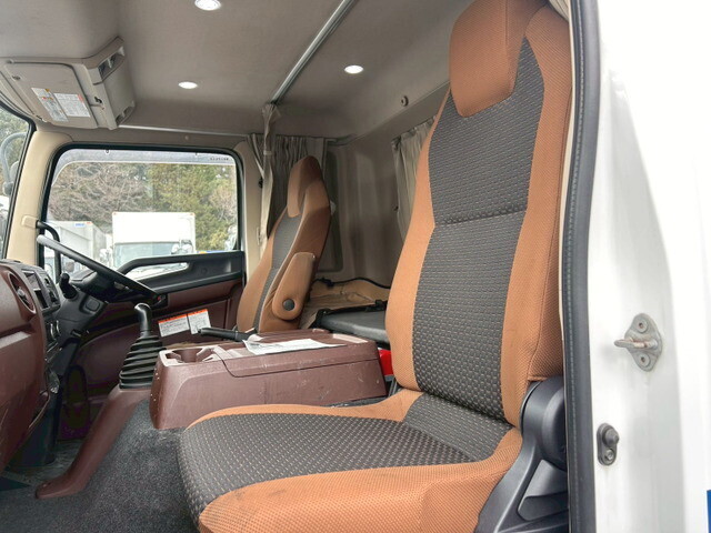 日野レンジャーアルミウイング中型（4t）[写真19]