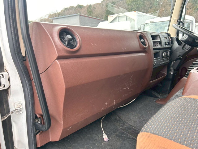 日野レンジャーアルミウイング中型（4t）[写真20]