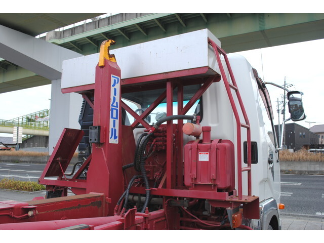 三菱ふそうファイターコンテナ専用車増トン（6t・8t）[写真10]