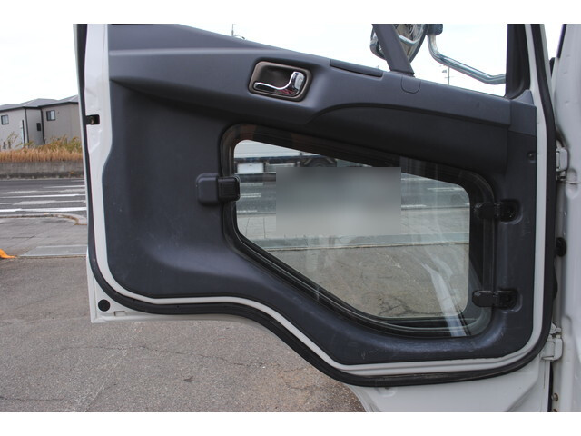 三菱ふそうファイターコンテナ専用車増トン（6t・8t）[写真21]