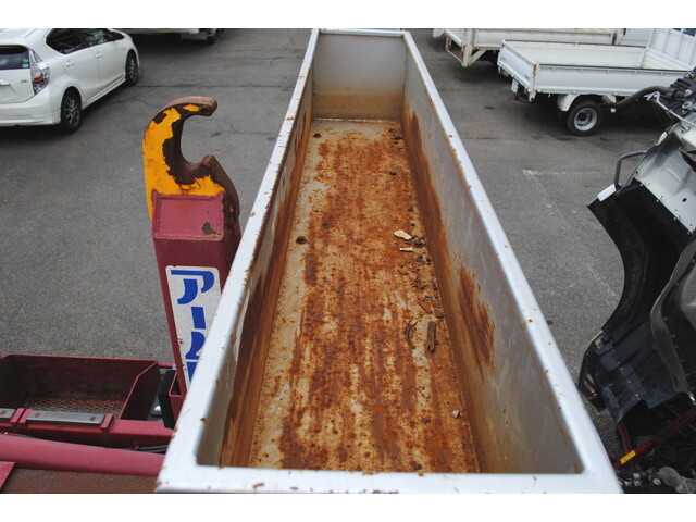 三菱ふそうファイターコンテナ専用車増トン（6t・8t）[写真40]