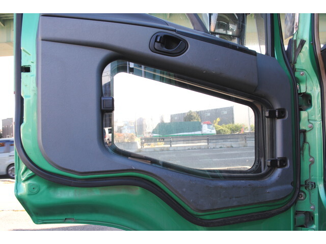 三菱ふそうスーパーグレートセルフローダー大型（10t）[写真27]