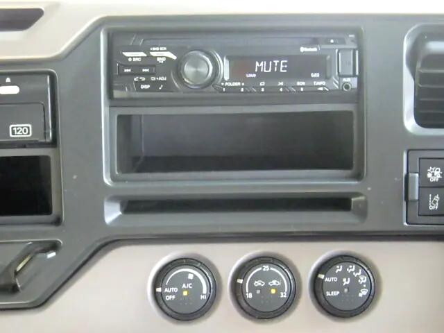 日産クオンアルミブロック大型（10t）[写真16]