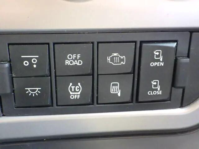 日産クオンアルミブロック大型（10t）[写真18]