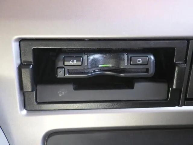 日産クオンアルミブロック大型（10t）[写真19]