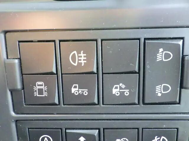 日産クオンアルミブロック大型（10t）[写真21]