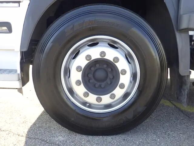 日産クオンアルミブロック大型（10t）[写真26]