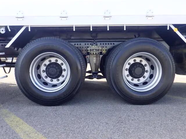 日産クオンアルミブロック大型（10t）[写真27]