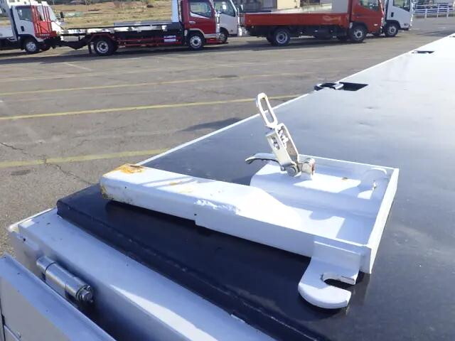 日産クオンアルミブロック大型（10t）[写真33]