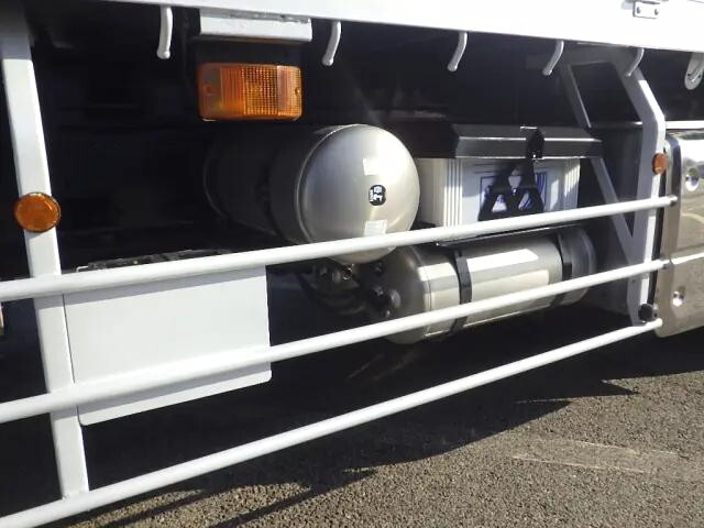 日産クオンアルミブロック大型（10t）[写真37]