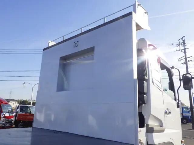 日産クオンアルミブロック大型（10t）[写真09]