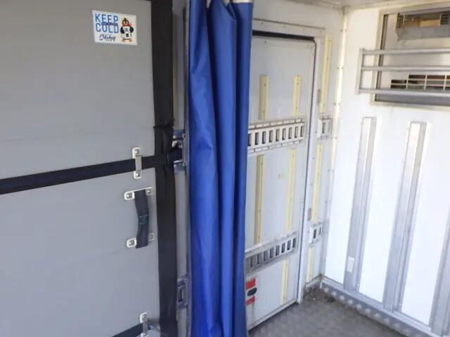 日野デュトロ冷凍車（冷蔵車）小型（2t・3t）[写真15]