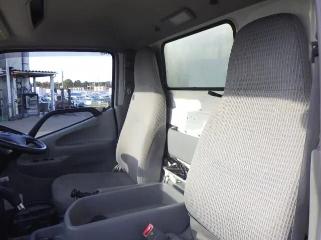 日野デュトロ冷凍車（冷蔵車）小型（2t・3t）[写真20]