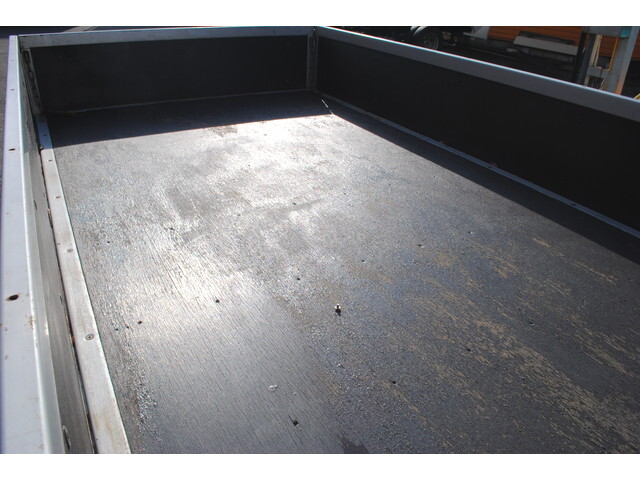 日産アトラス平ボディ小型（2t・3t）[写真10]