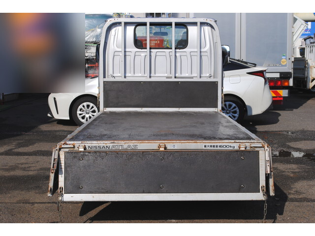 日産アトラス平ボディ小型（2t・3t）[写真15]