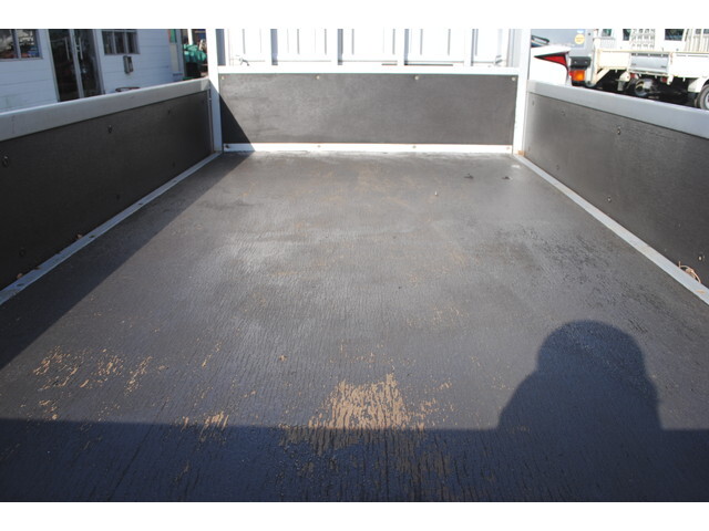 日産アトラス平ボディ小型（2t・3t）[写真09]