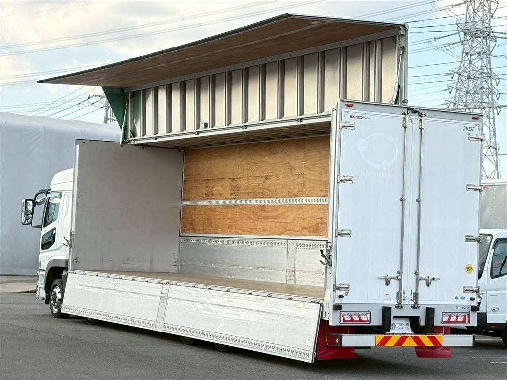 三菱ふそうスーパーグレートアルミウイング大型（10t）[写真12]