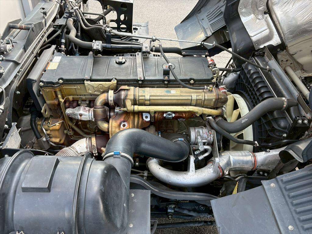 三菱ふそうスーパーグレートアルミウイング大型（10t）[写真17]