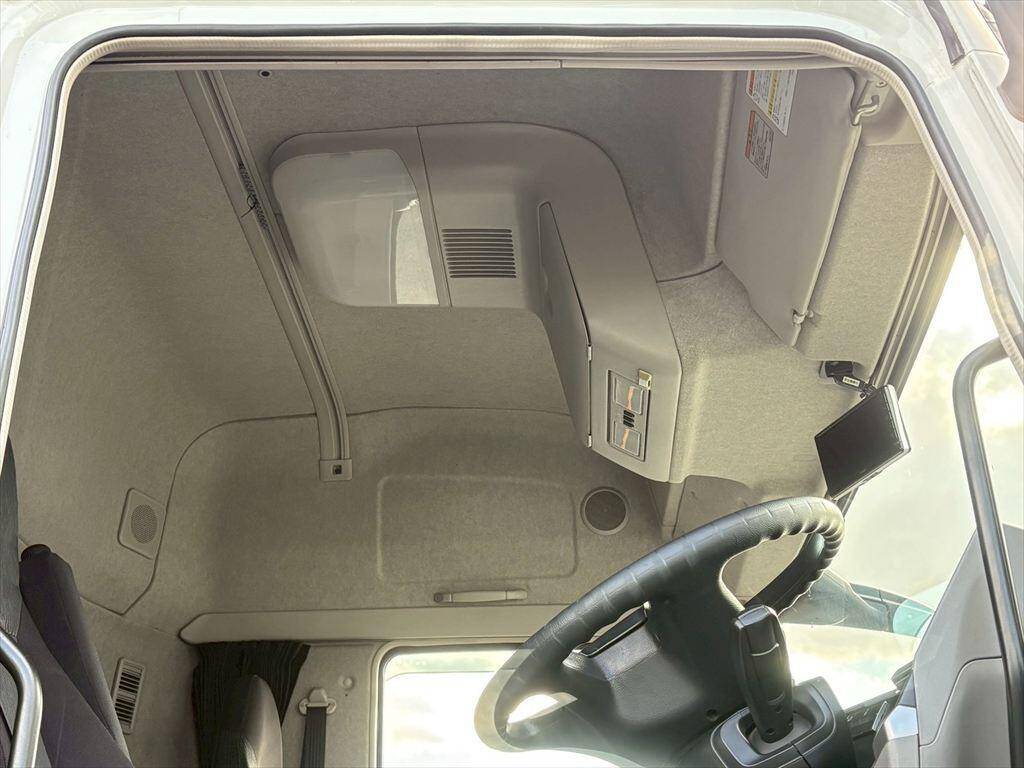 三菱ふそうスーパーグレートアルミウイング大型（10t）[写真22]