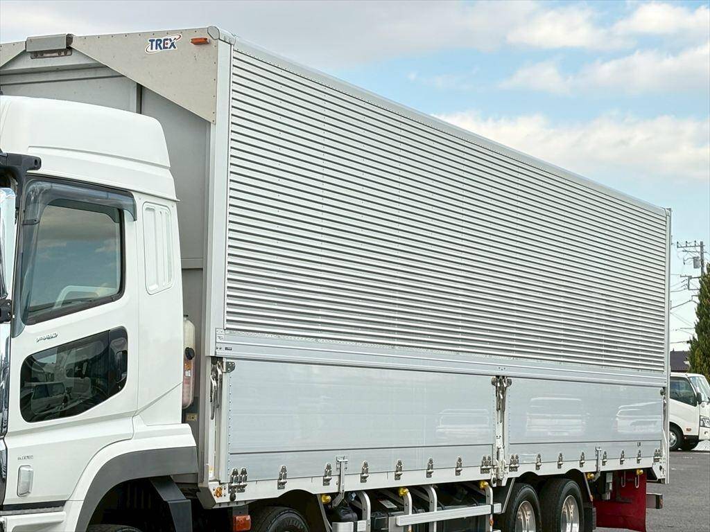 三菱ふそうスーパーグレートアルミウイング大型（10t）[写真06]